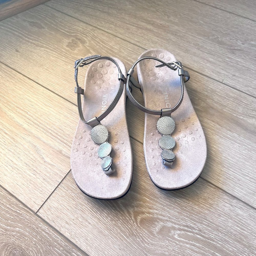 Vionic womens sandal size 8